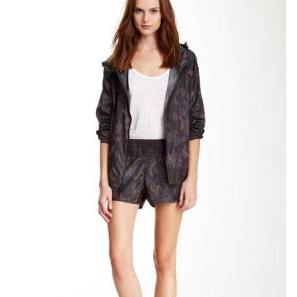 ποΈββοΈ Theory Hye Cylinder Black Print Workout Shorts β L - Picture 2 of 7